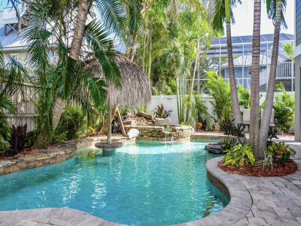 6 Bedroom No Roads to Cross to Beach Anna Maria Rental
